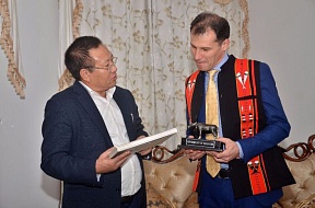 Визит вежливости главному министру штата Нагаленд Визит вежливости главному министру штата Нагаленд